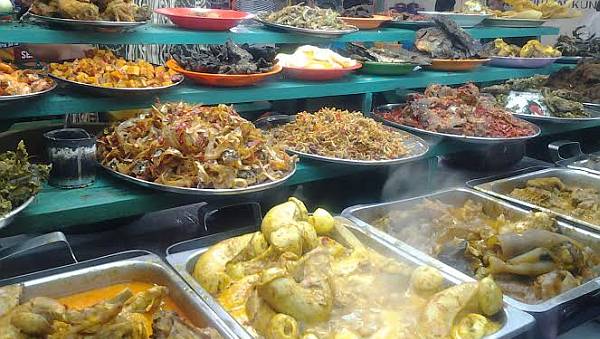 beda nasi kapau dan nasi padang