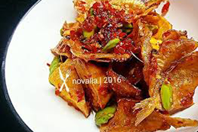 Cara Membuat Balado Ikan Asin Tahu Pete