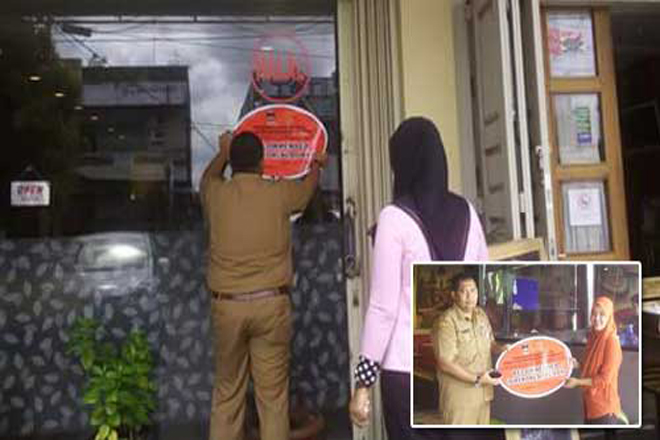 Makan di Restoran Padang, Perhatikan Stiker Rekomendasi ini Agar tak Kena Pakuak
