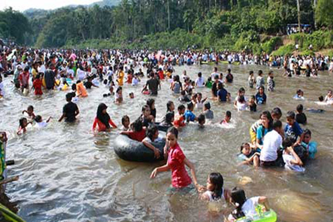Pernah Balimau? Perhatikan Tradisi Balimau di Sumatera Barat Dulu dan Kini