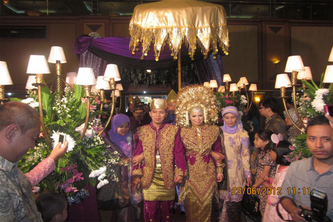 Inilah Keunikan Proses Pernikahan Adat Minangkabau