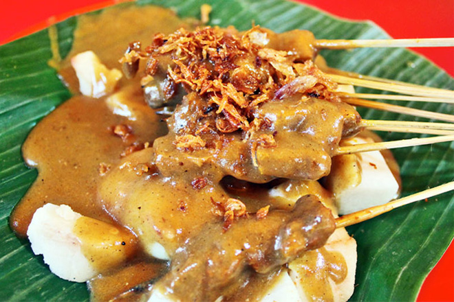 Alasan di Balik Mungilnya Daging Sate Padang
