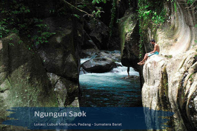 Sejuknya Air Terjun Ngungun Saok di Lubuk Minturun Padang