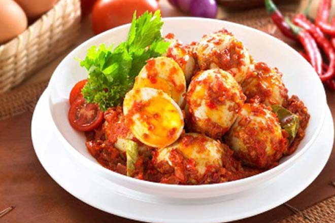 Menu Makan Siang Nanti dengan Telur Balado padang