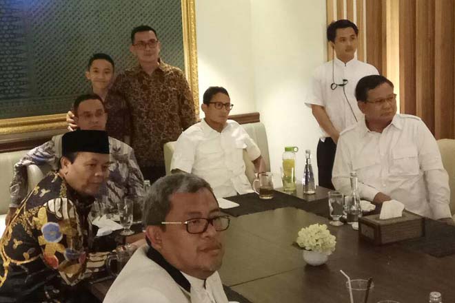 anies sandiaga prabowo hadiri pembukaan sari bundo panglima polim