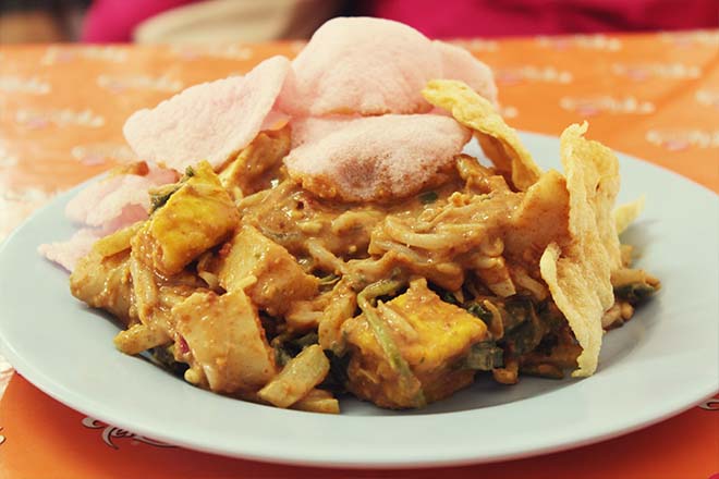 Lotek padang