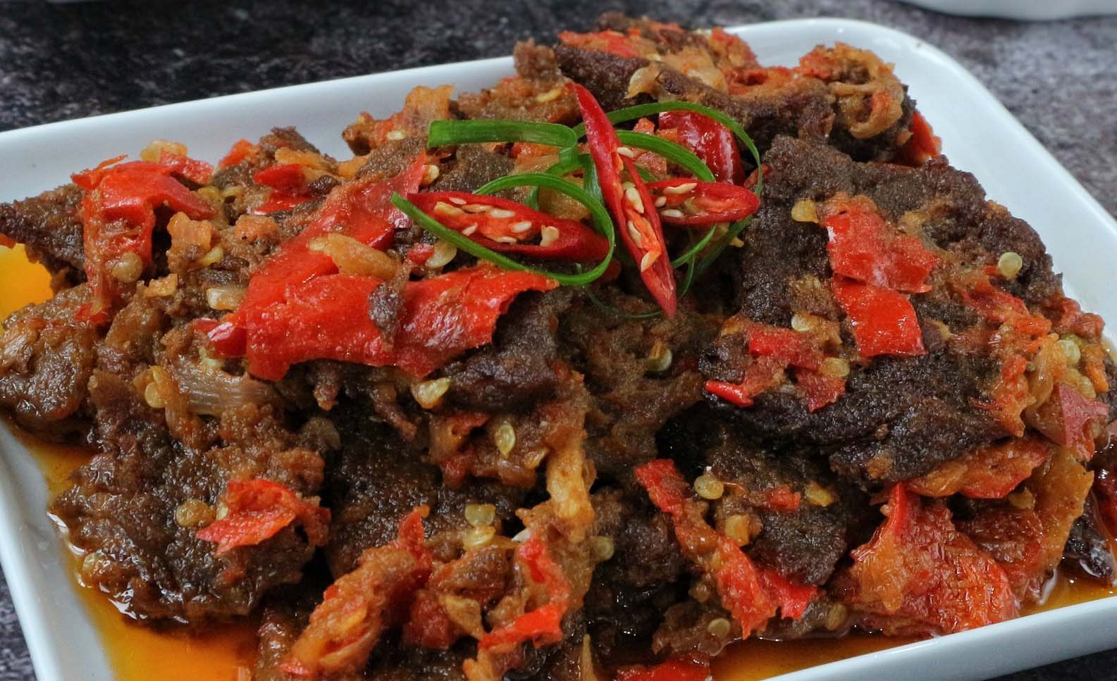 Trik Rahasia Membuat Dendeng Lambok Agar Empuk dan Lezat