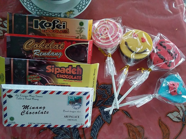 Inovasi Terbaru, Cokelat Campur Rendang, Seperti Apa ya?