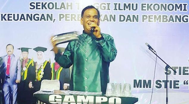 Penyanyi Legendaris asal Minang Meninggal Dunia
