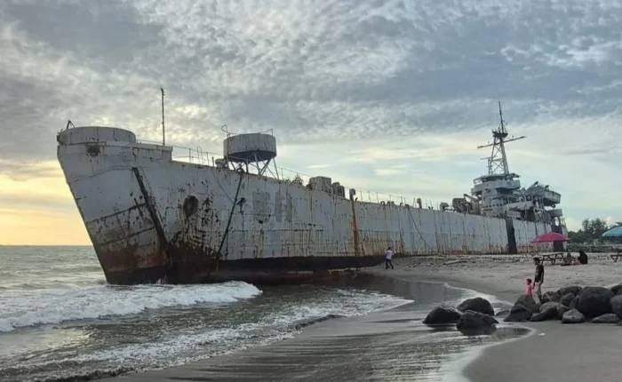 KRI-Teluk-Bone-511